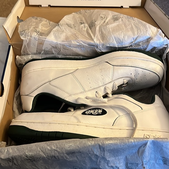 Reebok size 14 white and forest green shoe - Picture 5 of 5